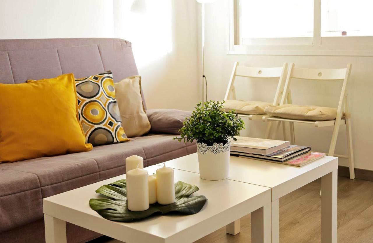Apartamento Los Tres Soles มาลากา ภายนอก รูปภาพ