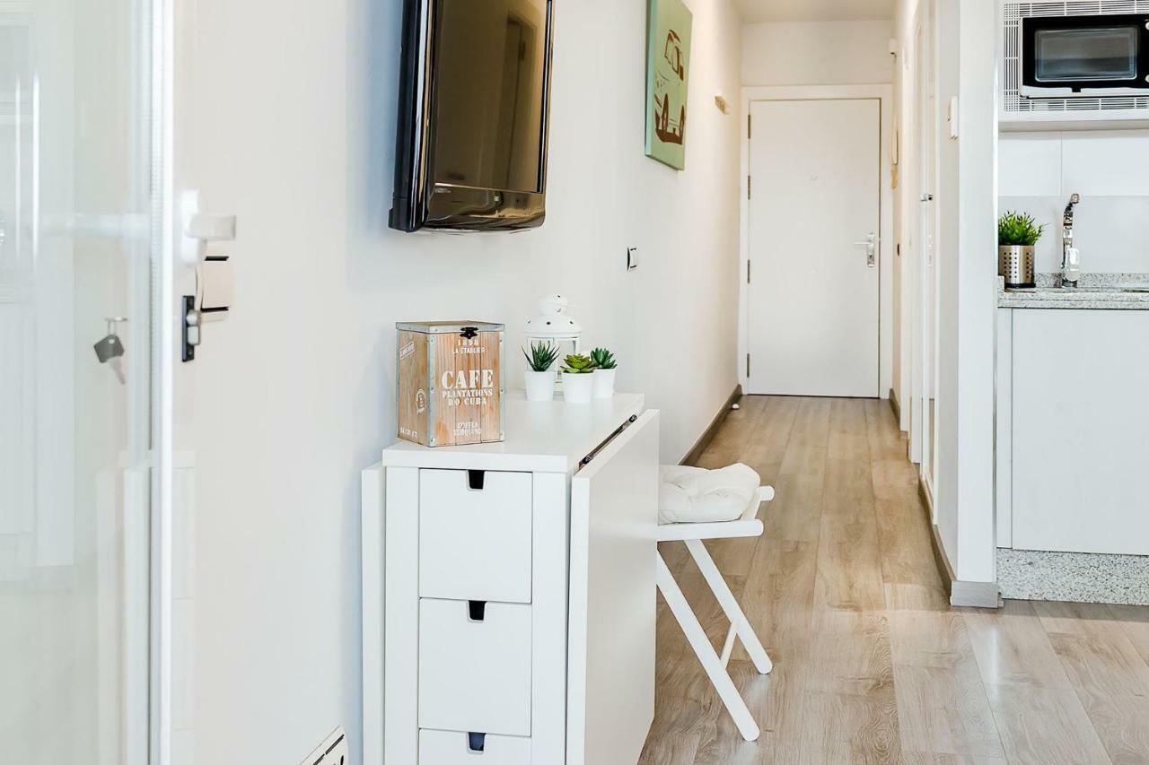 Apartamento Los Tres Soles มาลากา ภายนอก รูปภาพ