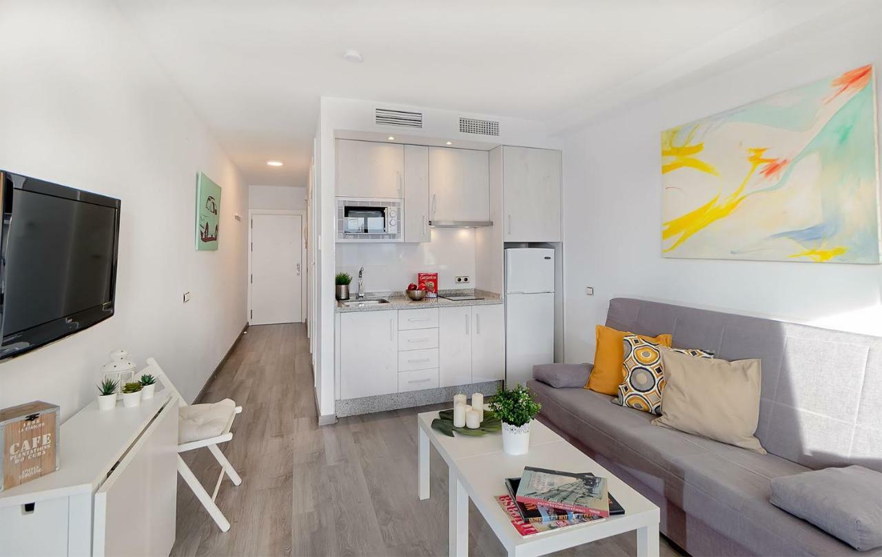 Apartamento Los Tres Soles มาลากา ภายนอก รูปภาพ