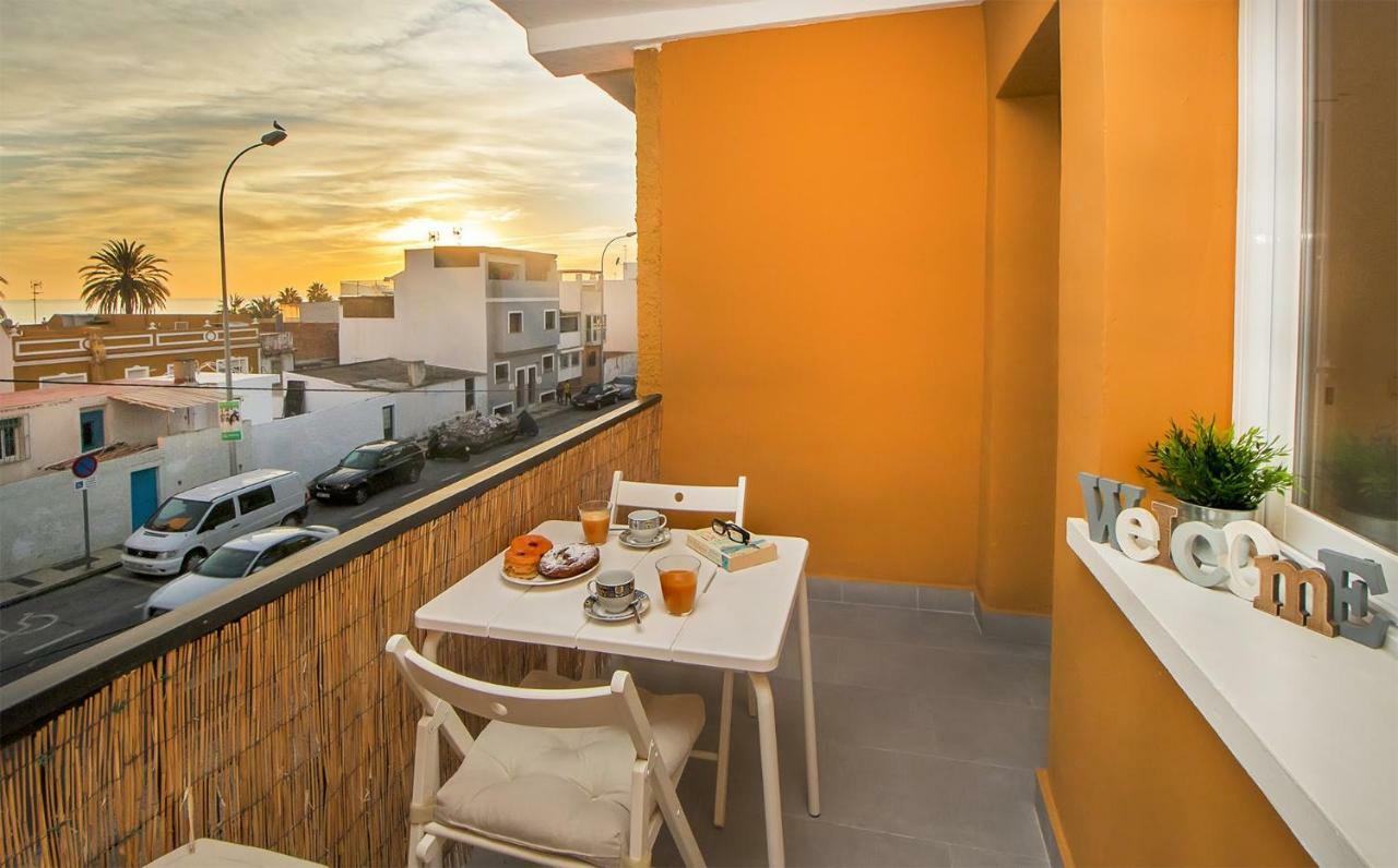 Apartamento Los Tres Soles มาลากา ภายนอก รูปภาพ