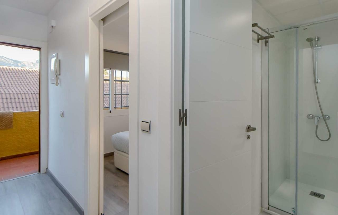 Apartamento Los Tres Soles มาลากา ภายนอก รูปภาพ