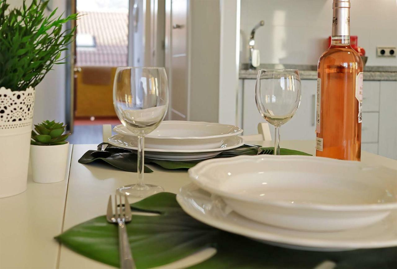 Apartamento Los Tres Soles มาลากา ภายนอก รูปภาพ